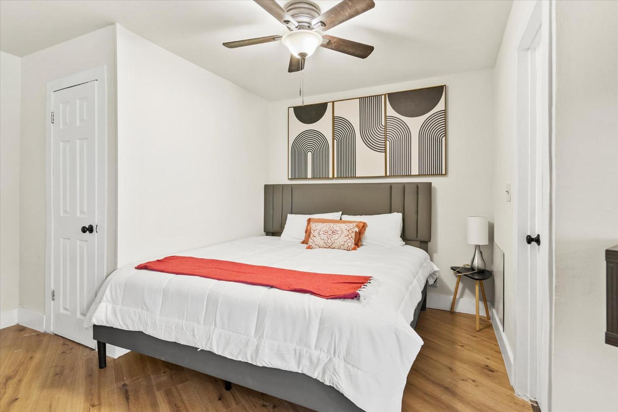 Modern Studio Apartment Near Merrimack Park ハンツビル エクステリア 写真