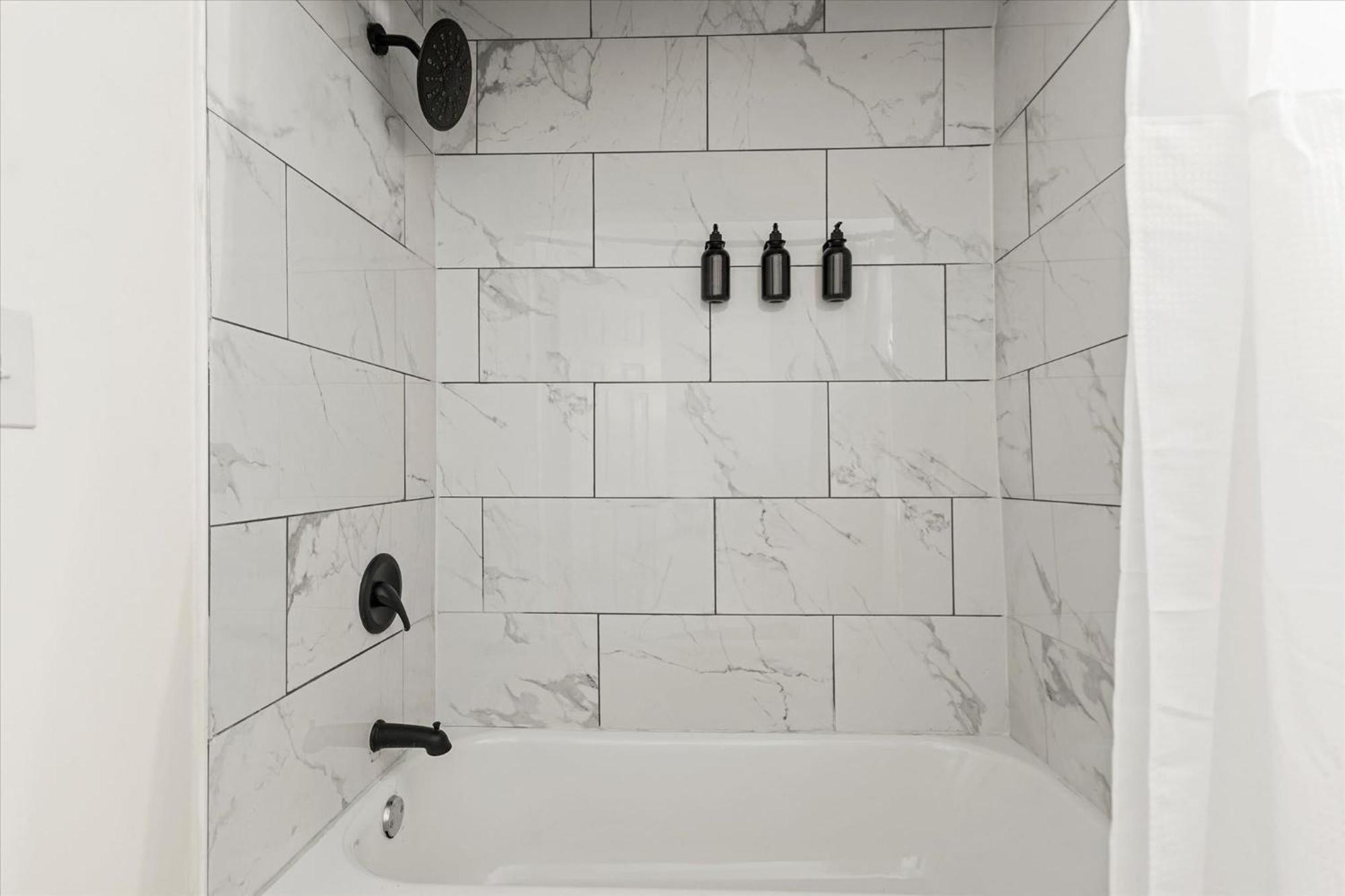 Modern Studio Apartment Near Merrimack Park ハンツビル エクステリア 写真